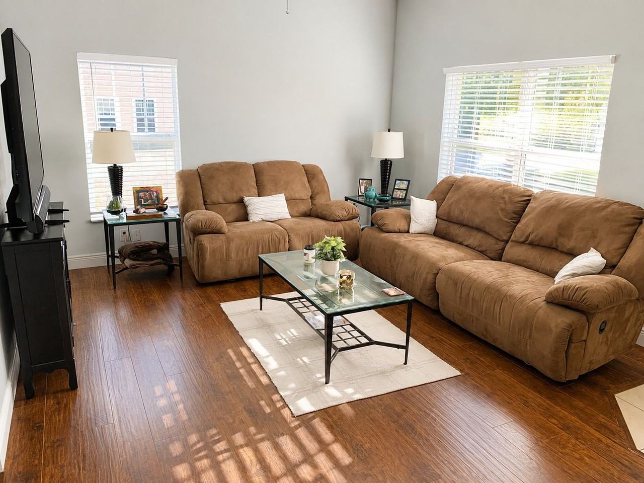 7605 N Dixon Ave - Photo 4 of 25