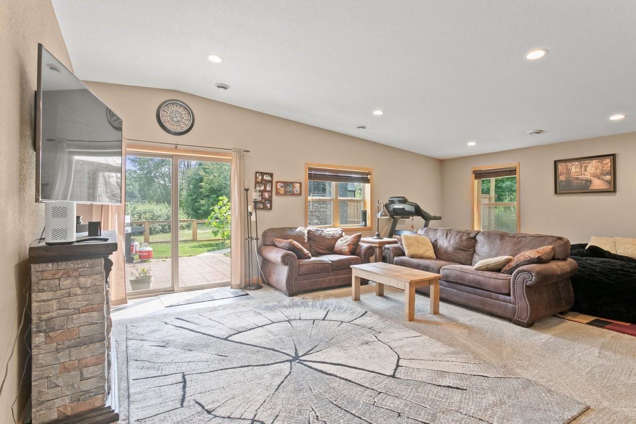 12501 312th Ave - Photo 2 of 15