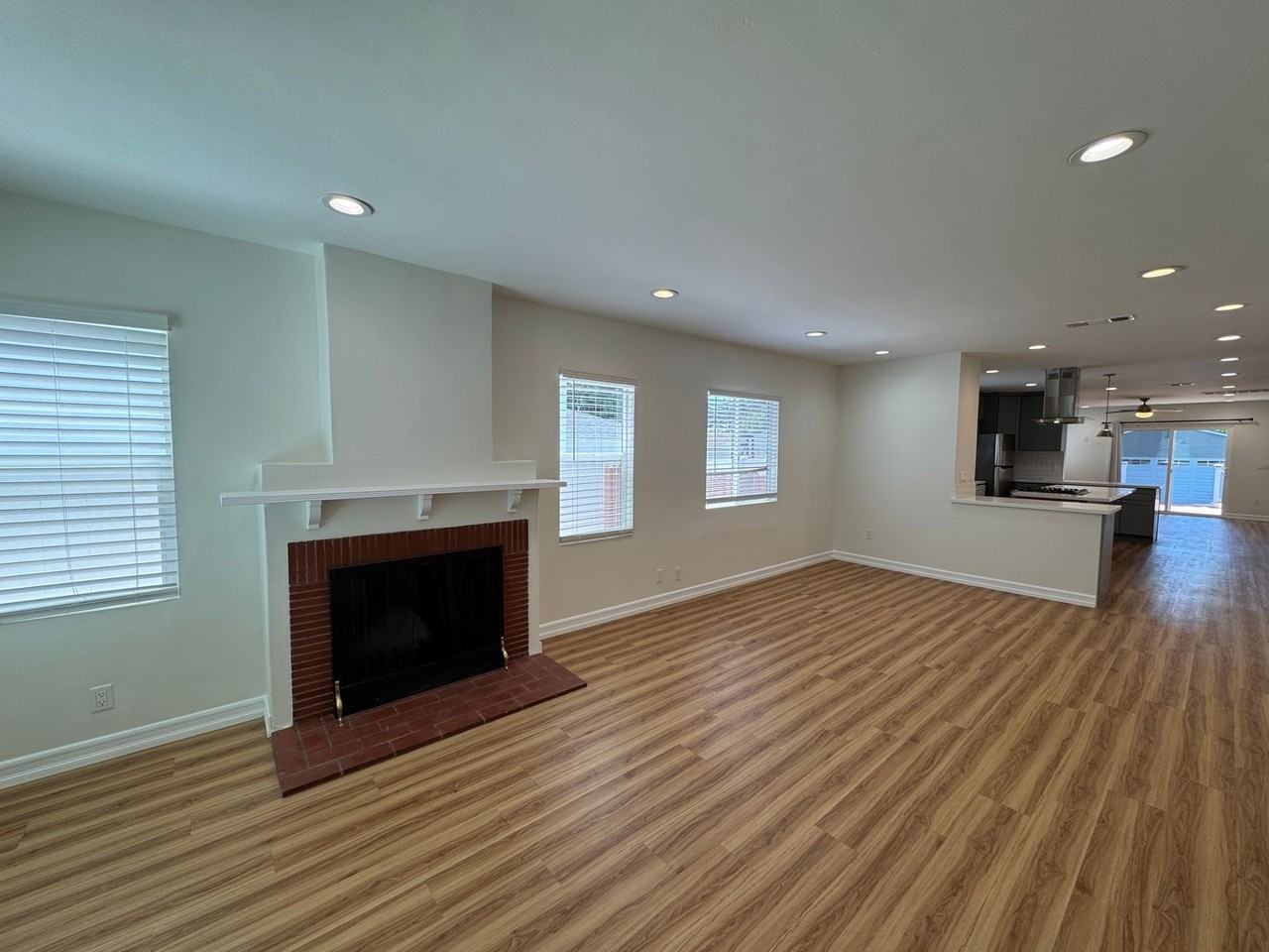 2150 Crescent Ave - Photo 3 of 28