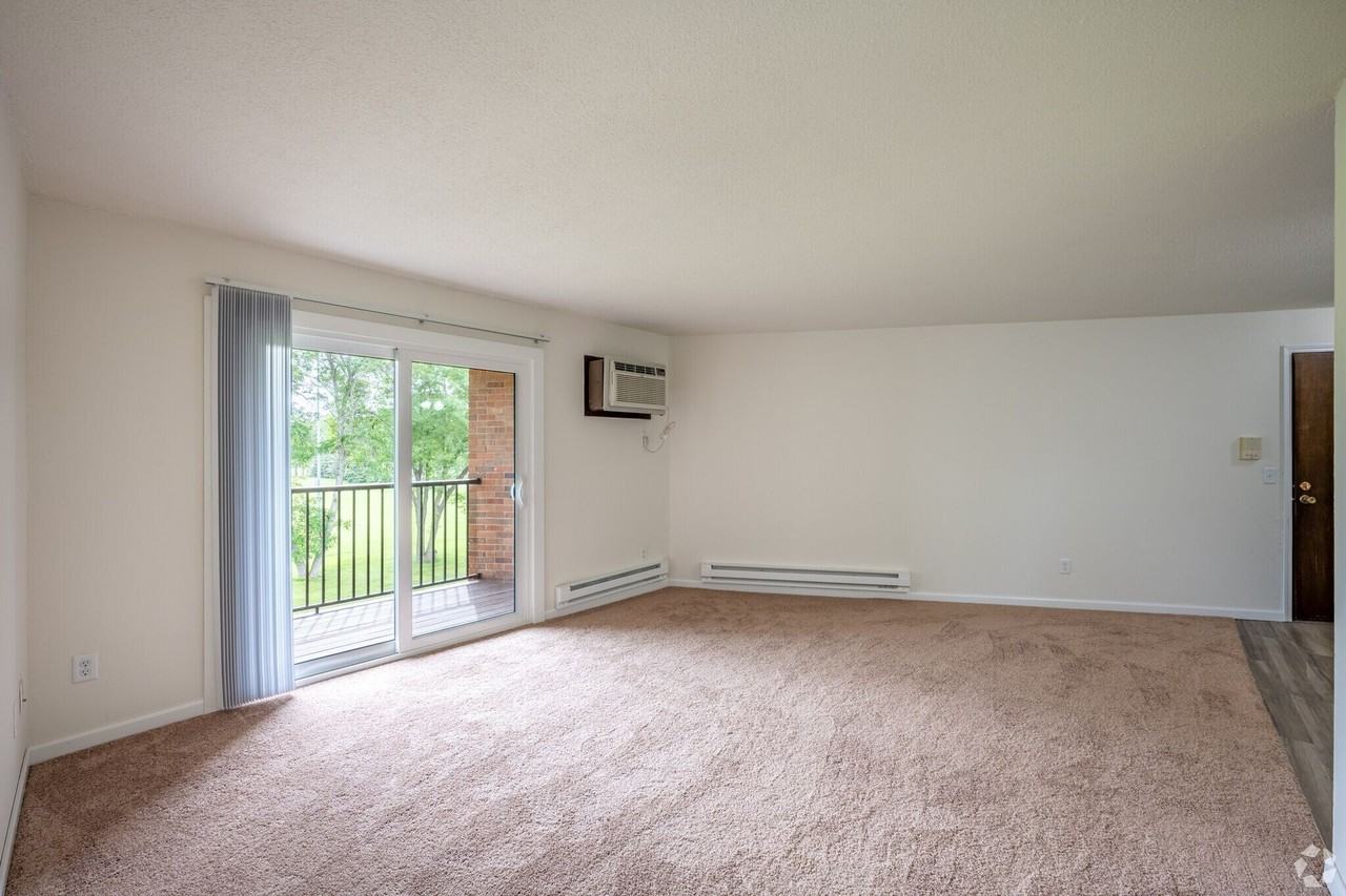 Pineview Apartments - Photo 5 of 26