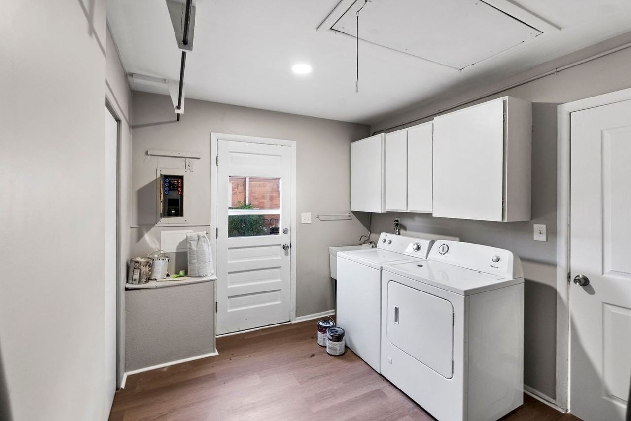 1257 Jerry Ave - Photo 3 of 31