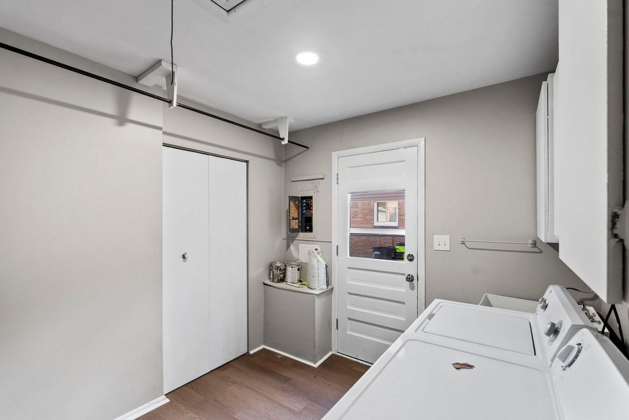 1257 Jerry Ave - Photo 4 of 31