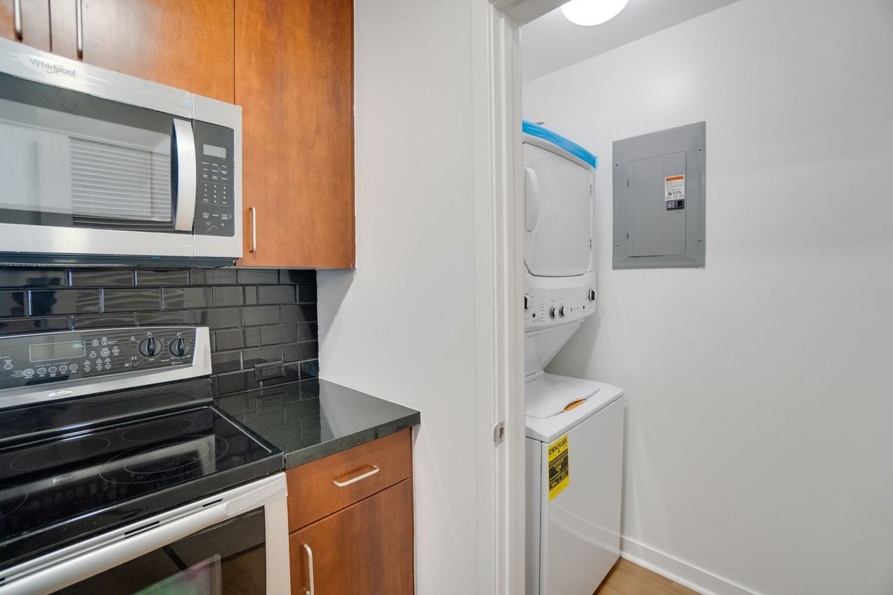 155 S Court Ave - Photo 5 of 28