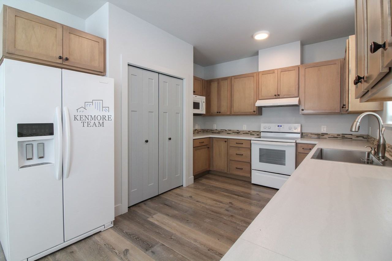 1006 Adams St - Photo 6 of 17