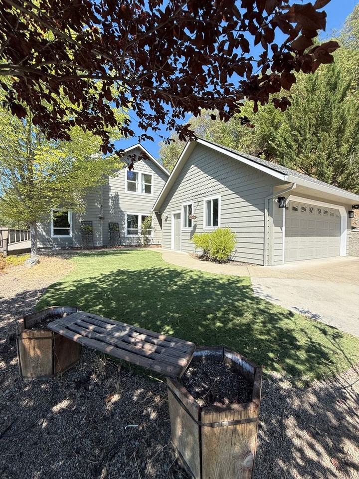 901 Manzanita Dr - Photo 2 of 29