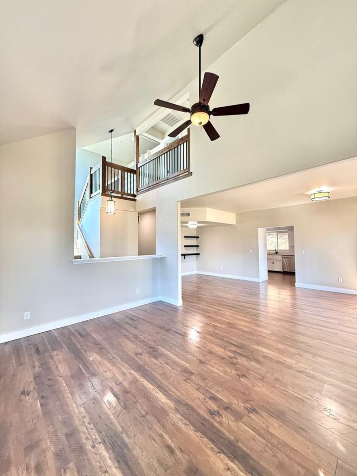 901 Manzanita Dr - Photo 5 of 29