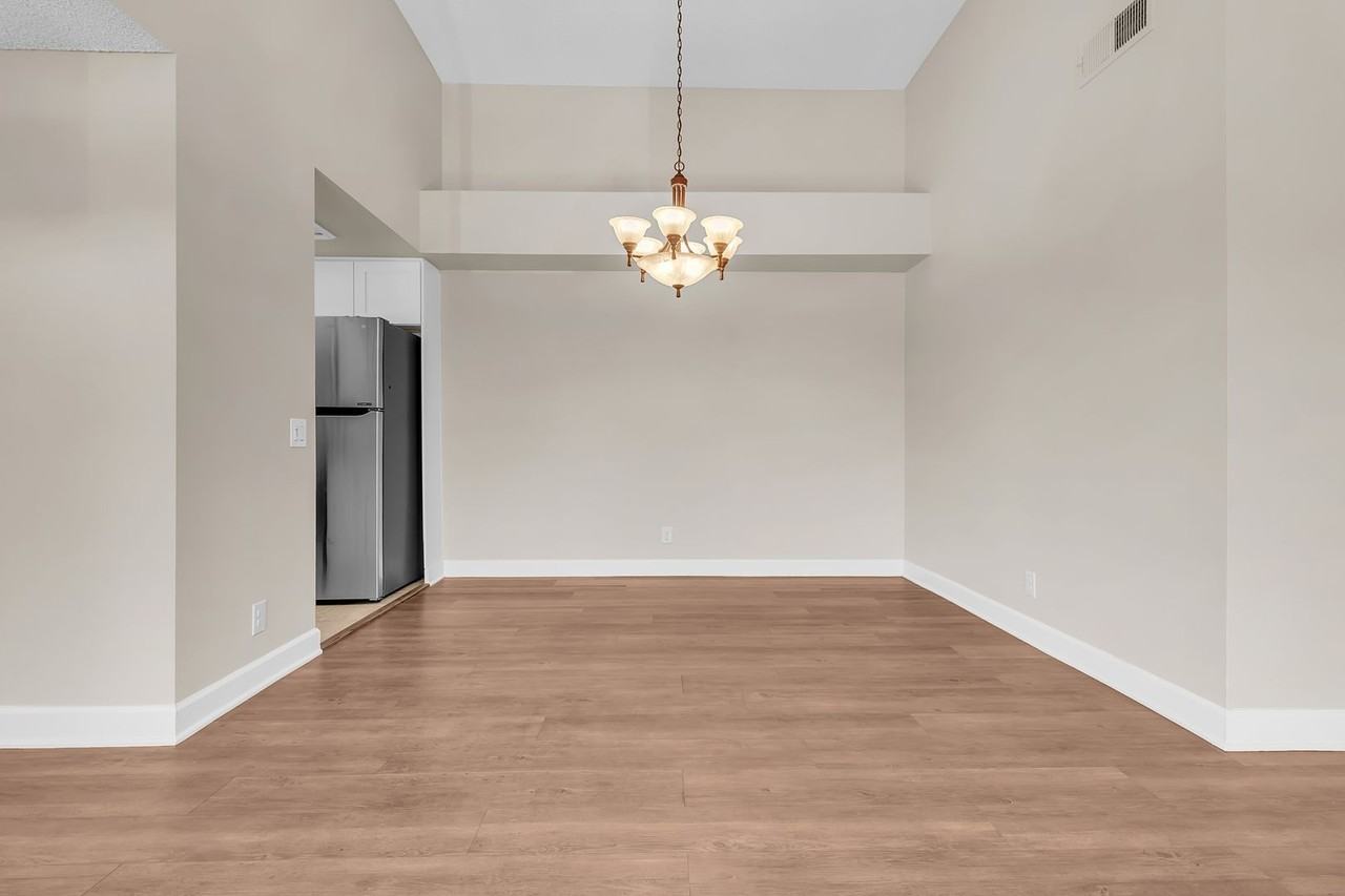 89 Stanford Ct - Photo 7 of 20