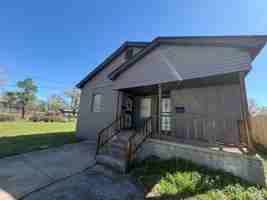 featured image of 432 N Montgomery St