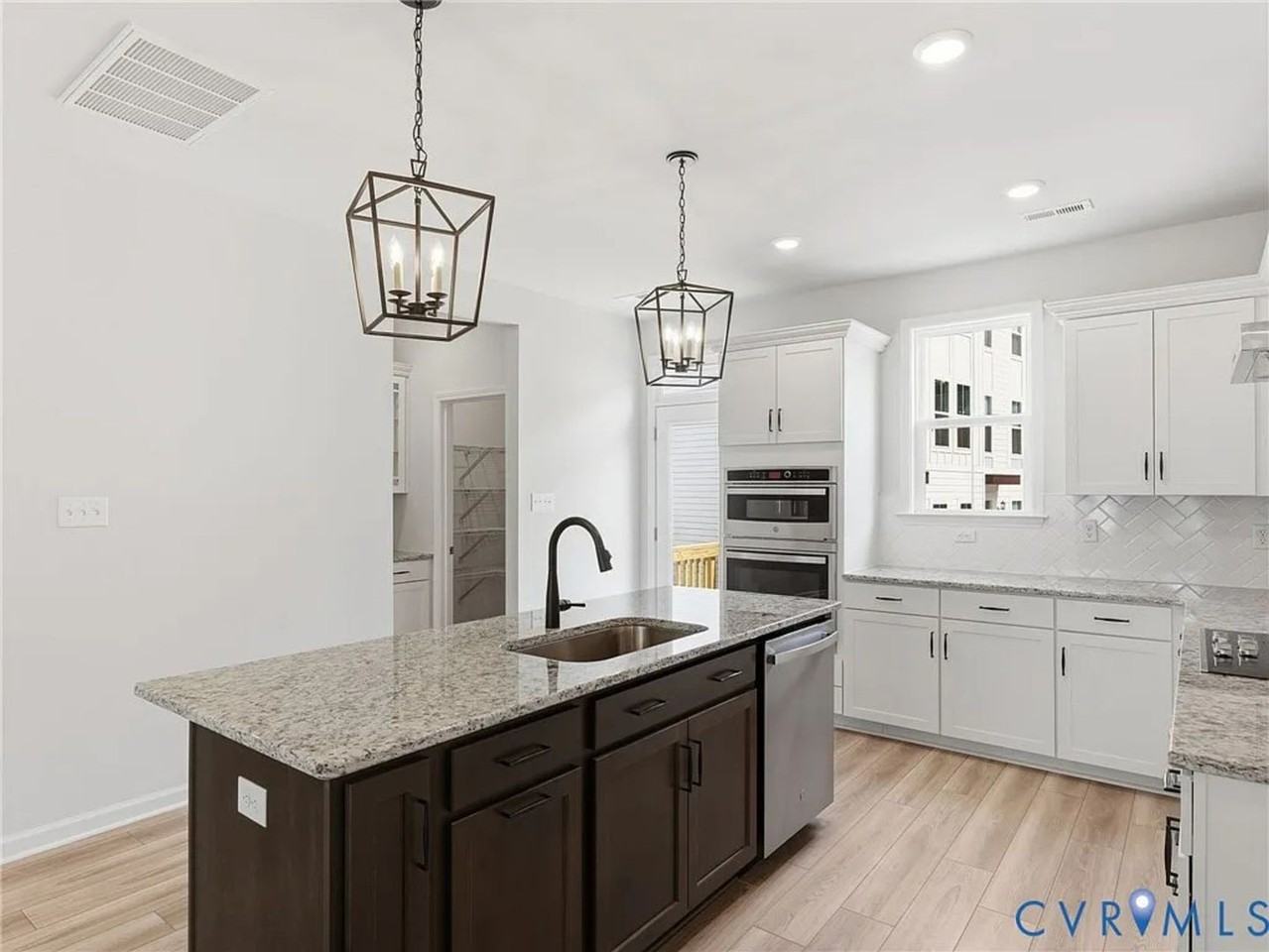 13813 Riverlight Dr - Photo 2 of 26