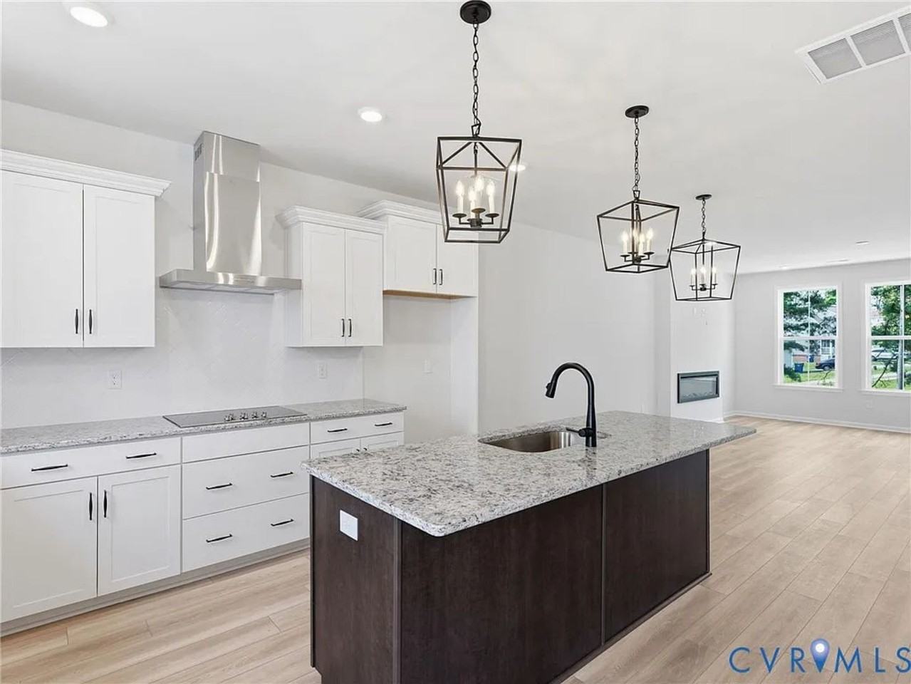 13813 Riverlight Dr - Photo 3 of 26