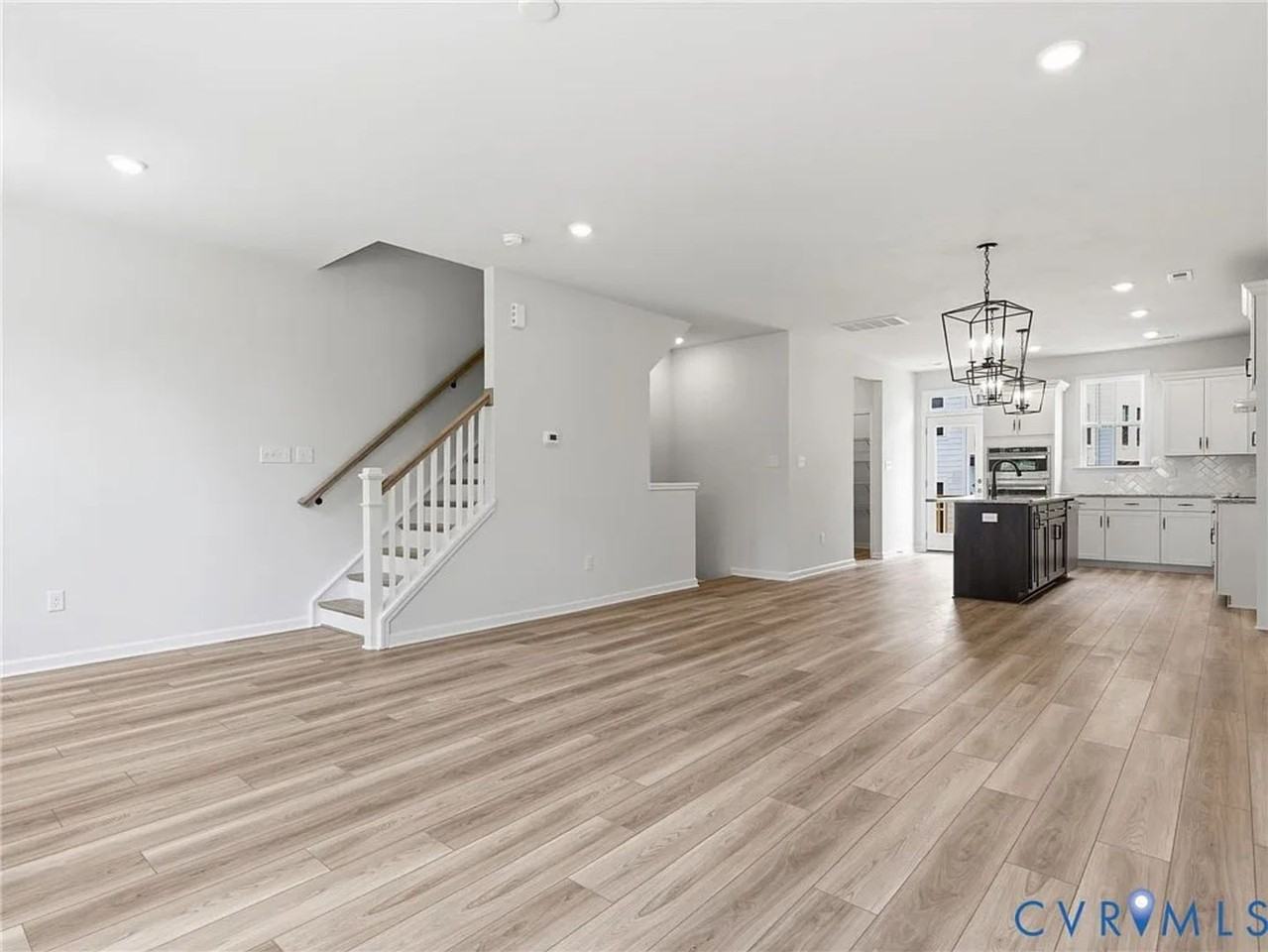 13813 Riverlight Dr - Photo 5 of 26