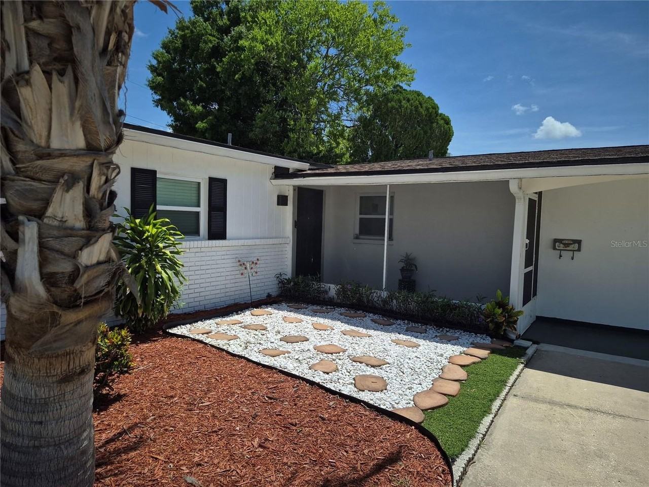 7709 W Hanna Ave - Photo 4 of 41