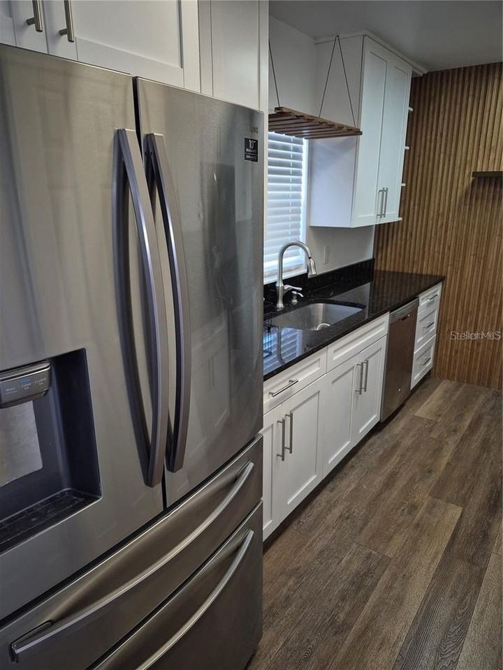 7709 W Hanna Ave - Photo 5 of 41