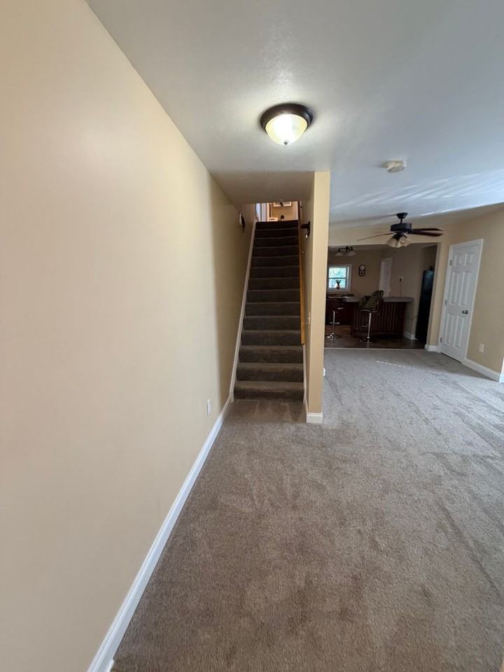 523 Jefferson St - Photo 5 of 20