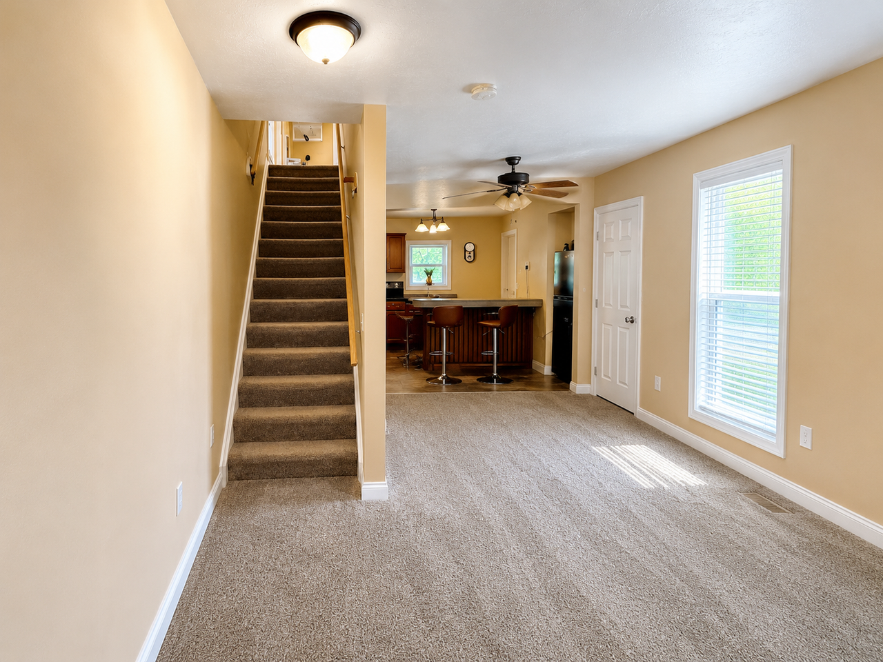 523 Jefferson St - Photo 6 of 20