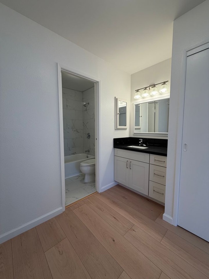 1255 Nuuanu Ave #1506 - Photo 5 of 12