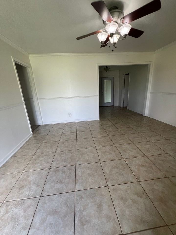 2144 Kathy Dr - Photo 3 of 20
