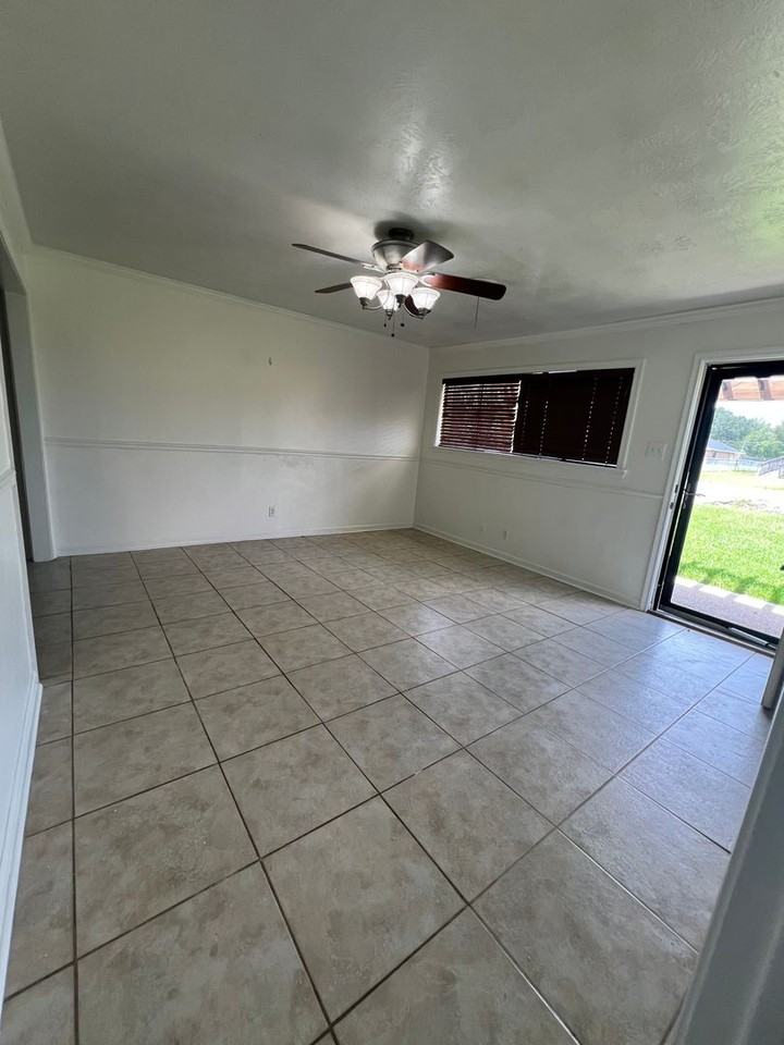 2144 Kathy Dr - Photo 4 of 20