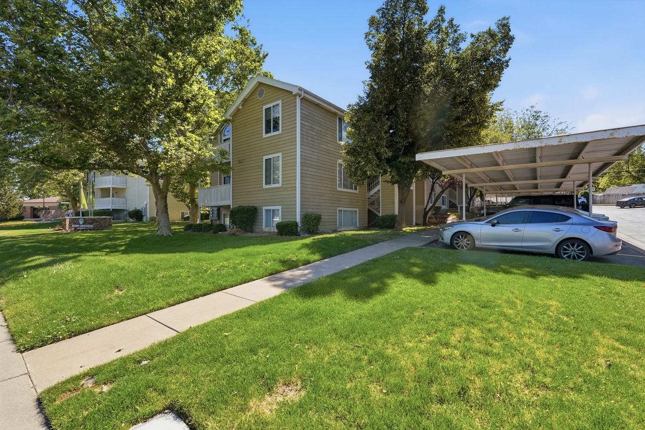 Woods Crossing Apartments - Photo 7 of 50