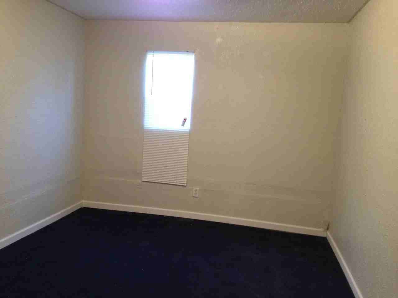 170 E Claremont St #NA - Photo 4 of 11