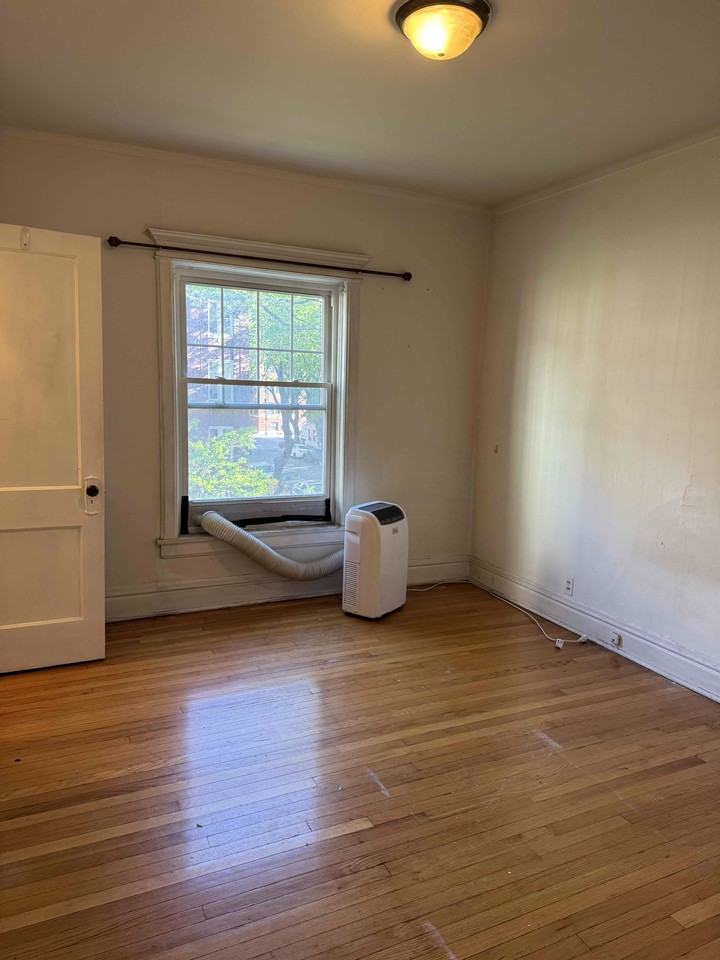 3619 N Pine Grove Ave #3 - Photo 6 of 13