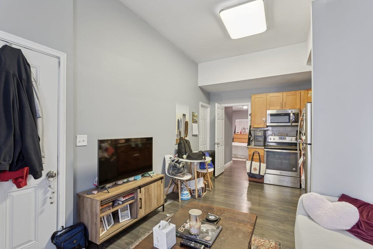 2120 N 8th St #1 - Photo 3 of 13