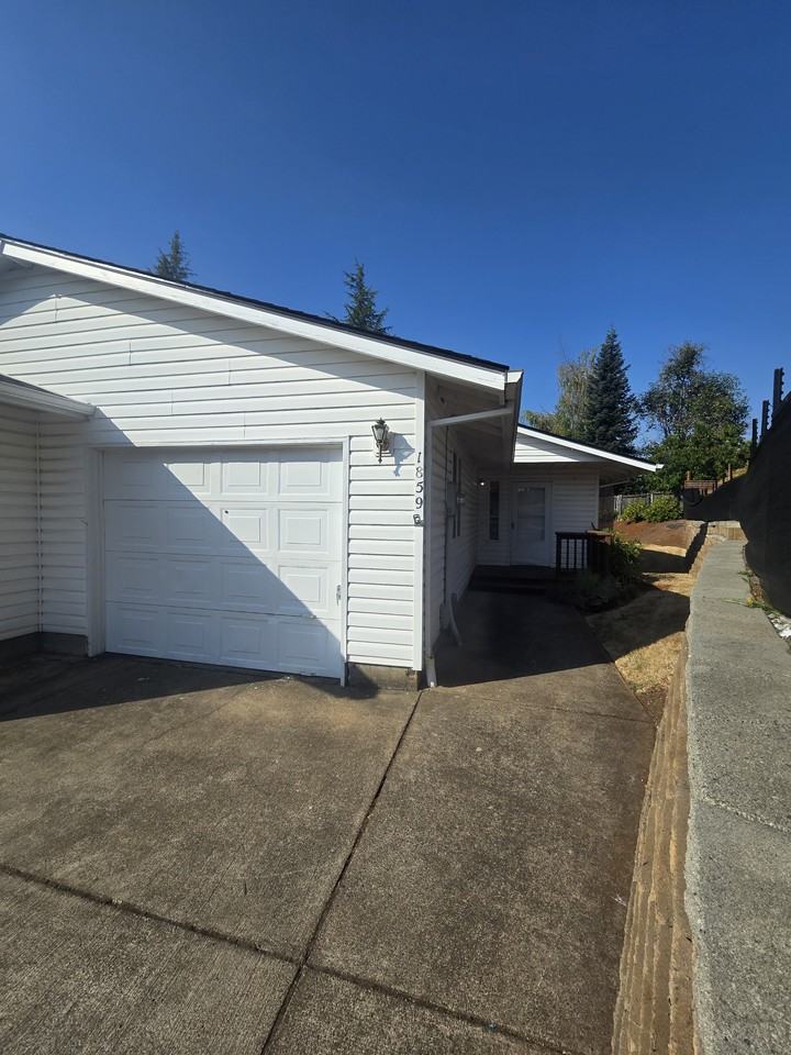 1859 Skyline Ct S #1859 - Photo 2 of 19