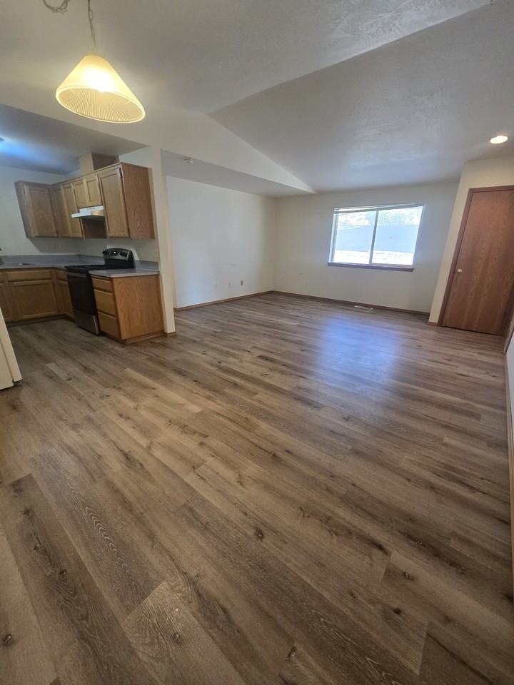 1859 Skyline Ct S #1859 - Photo 6 of 19