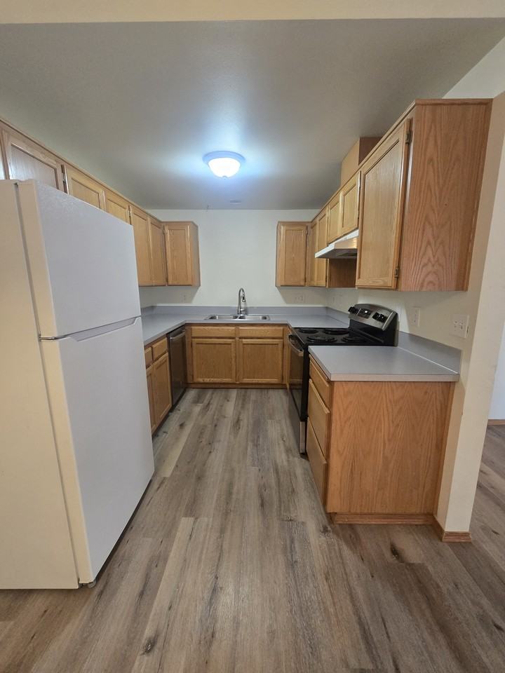1859 Skyline Ct S #1859 - Photo 7 of 19