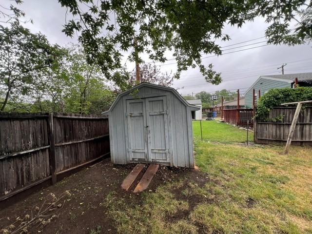 2125 Stirling St #NA - Photo 5 of 34