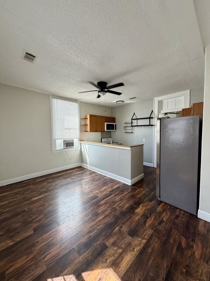 2423 Saint Ann St #2423 - Photo 3 of 12