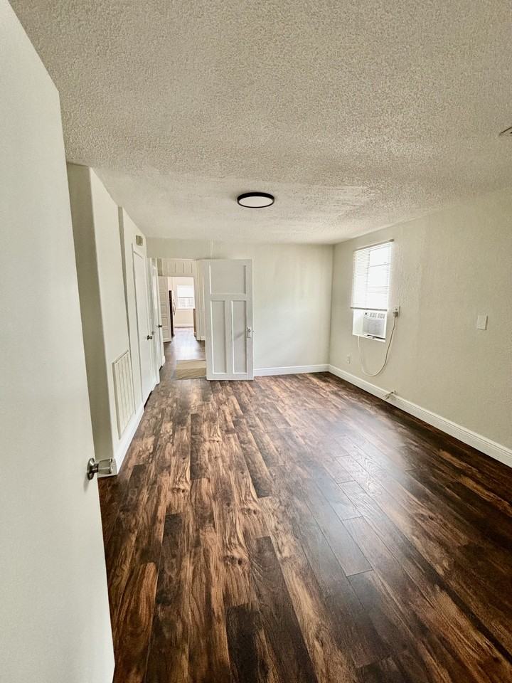 2423 Saint Ann St #2423 - Photo 7 of 12