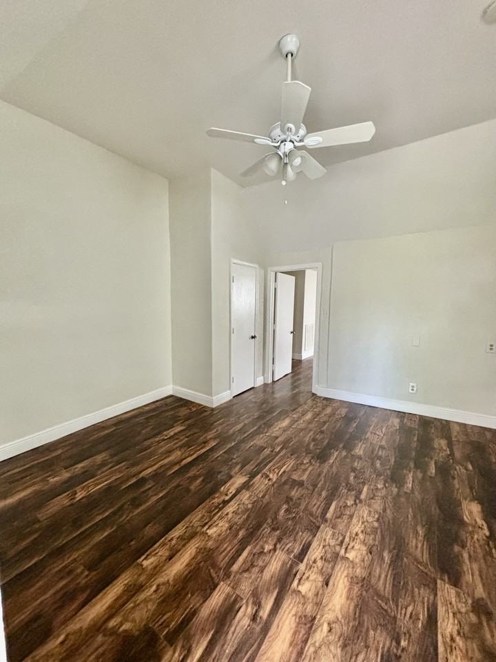 2423 Saint Ann St #2423 - Photo 7 of 12