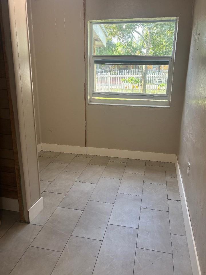 1570 Nw 128th St #NA - Photo 3 of 11