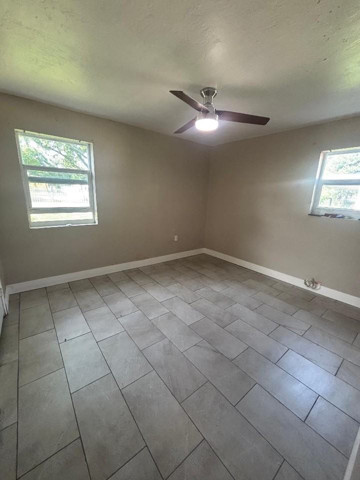 1570 Nw 128th St #NA - Photo 6 of 11