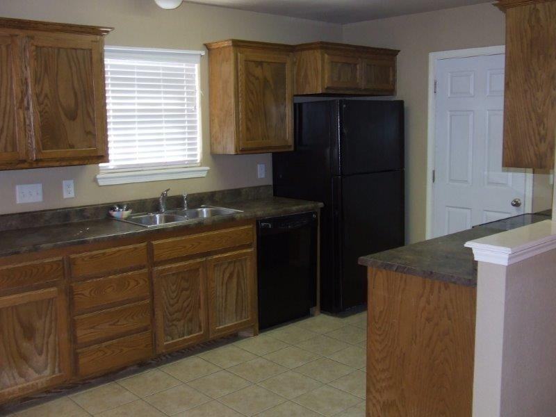1104 Fox Hollow Ave - Photo 3 of 12