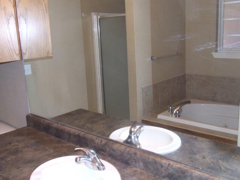 1104 Fox Hollow Ave - Photo 6 of 12