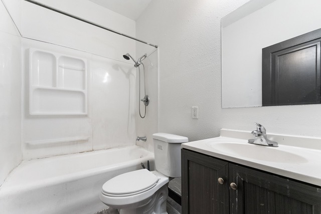 1301 Pennsylvania St #1 - Photo 5 of 10