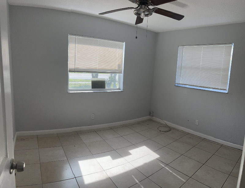 548 Nw 2nd Way #A3 - Photo 3 of 10