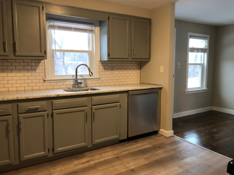 113 Brooks St - Photo 4 of 12