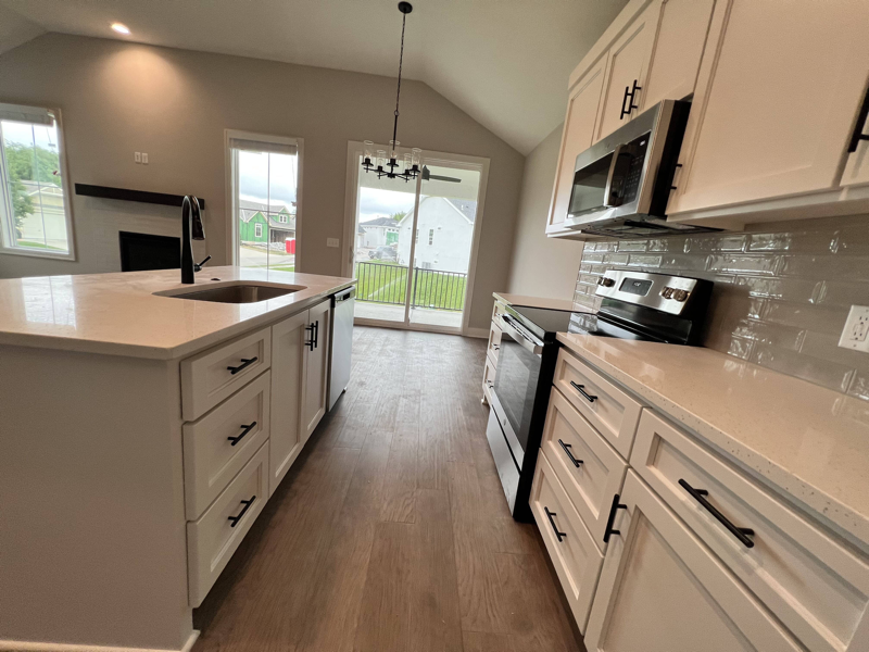 1401 Sw Heartwood Ter - Photo 6 of 36
