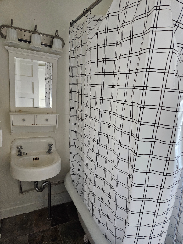 704 W Curtiss St #2 - Photo 5 of 5