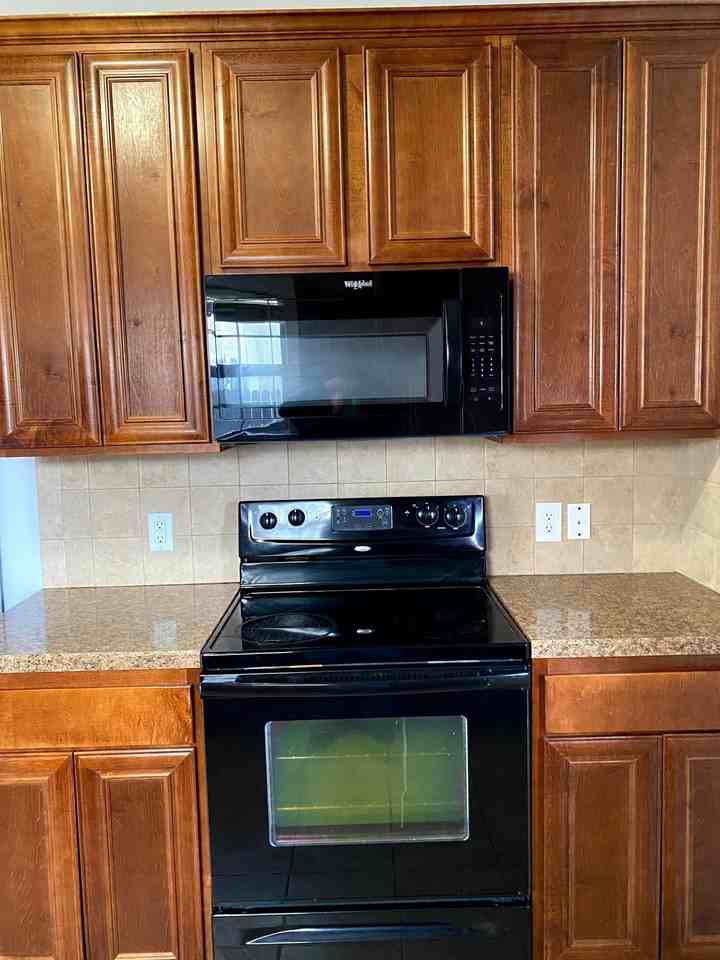 904 Parkplace Rdg #906 - Photo 2 of 21