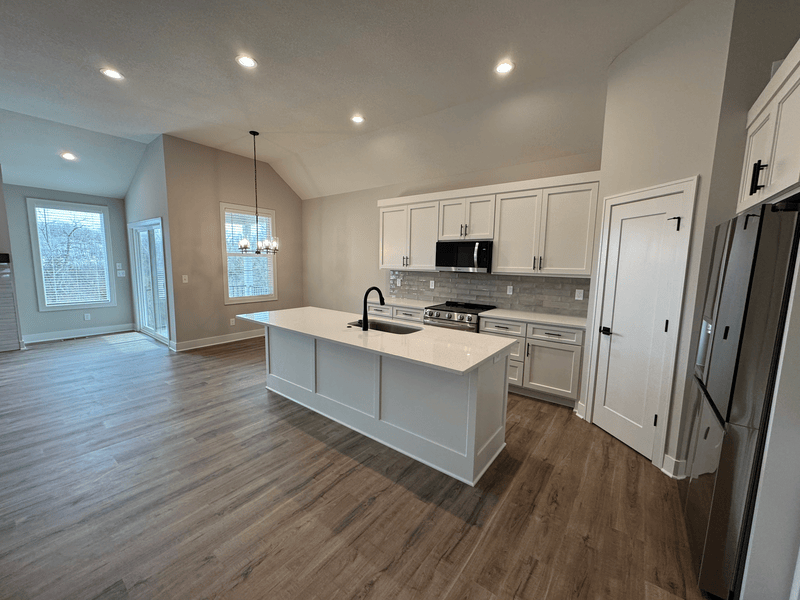 1421 Sw Winthrop Ter - Photo 2 of 36