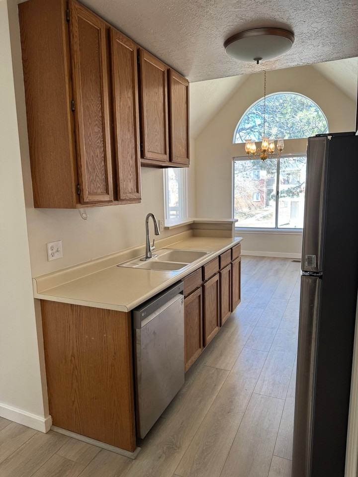 1330 Westsouth - Photo 2 of 11