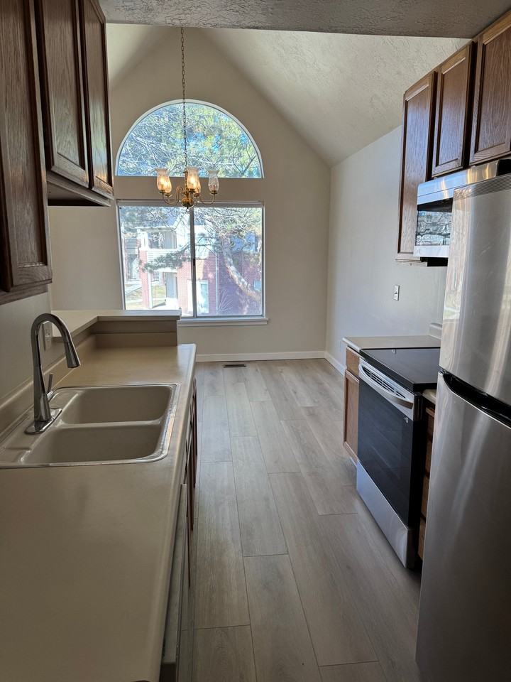 1330 Westsouth - Photo 3 of 11