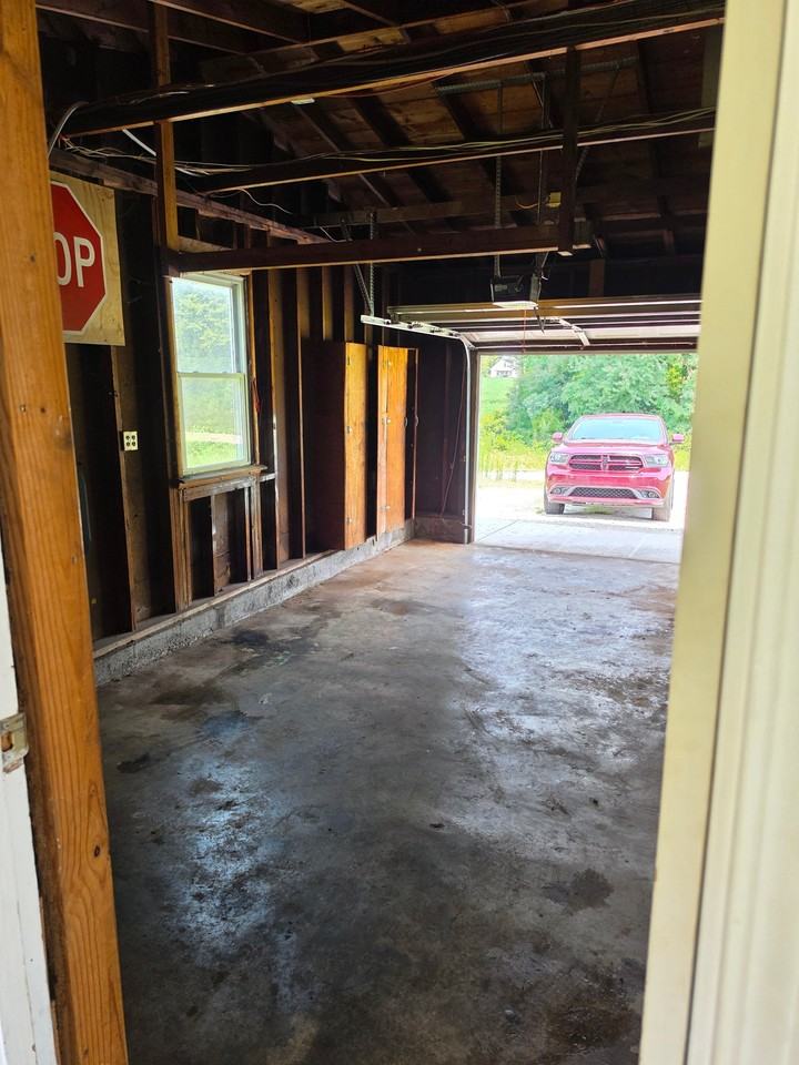 2805 Rhodelia Rd - Photo 5 of 10