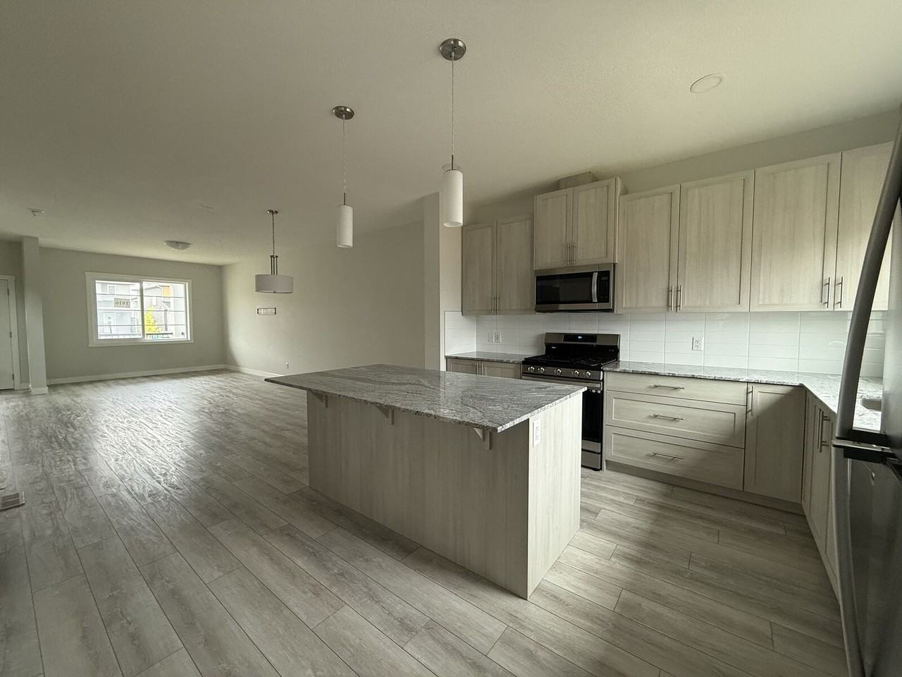 1816 Cornerstone Blvd Ne - Photo 3 of 30