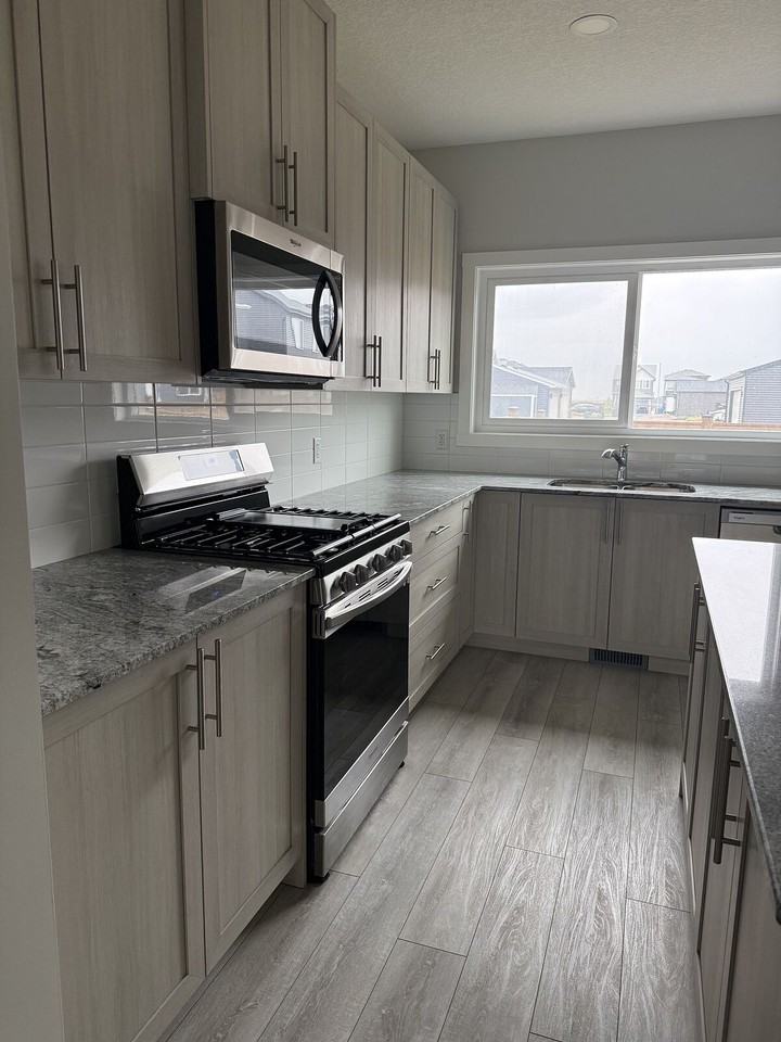 1816 Cornerstone Blvd Ne - Photo 4 of 30