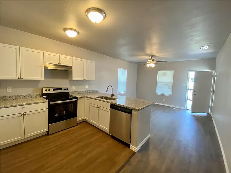 1040 E Richmond Ave - Photo 4 of 15
